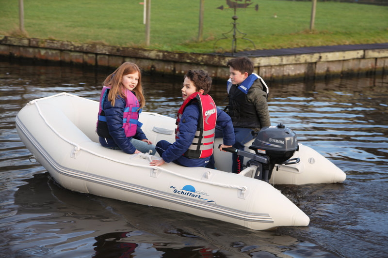 Rubberbootje huren bij de Schiffart Yachtcharter